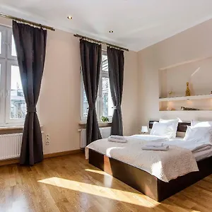 https://zlota-plaza-golden-beach.sopothotels.com